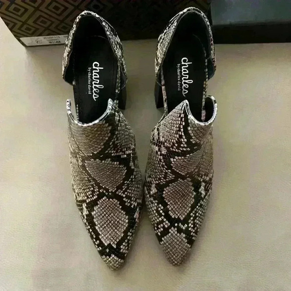 Charles David Faux Snake Skin Heel Booties 8.5 - Picture 4 of 10